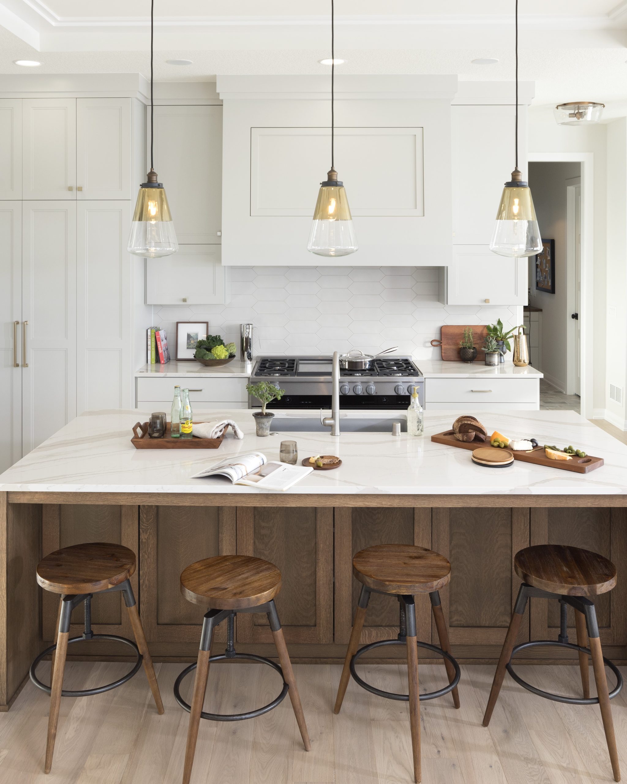 Warm White & Egg White Classic Kitchen